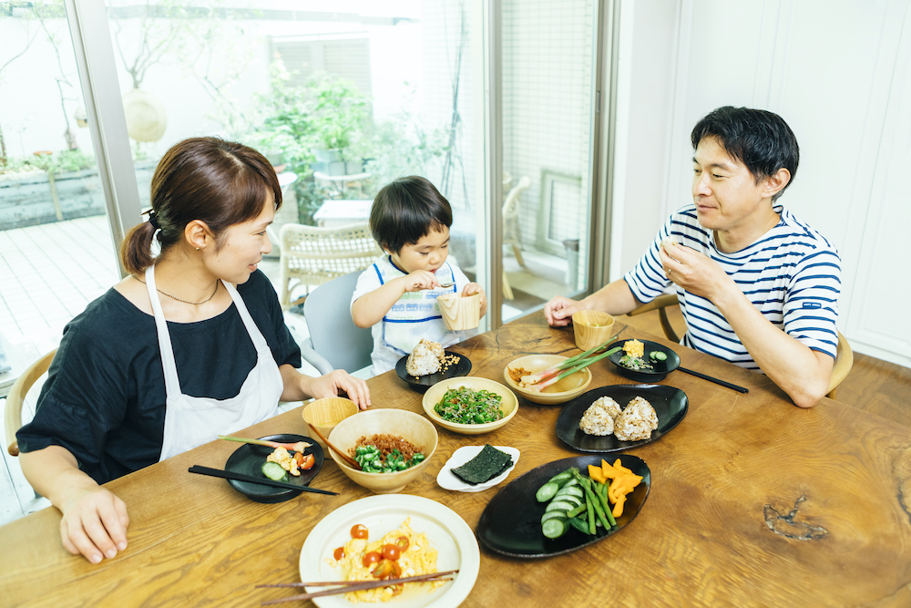 料理研究家・植松良枝さんファミリーの朝ごはん風景