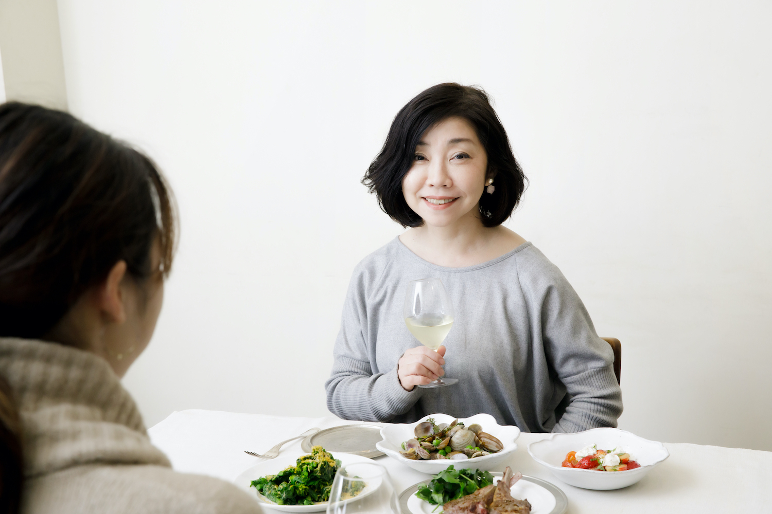 平野由希子さんとテーブルに乗った料理