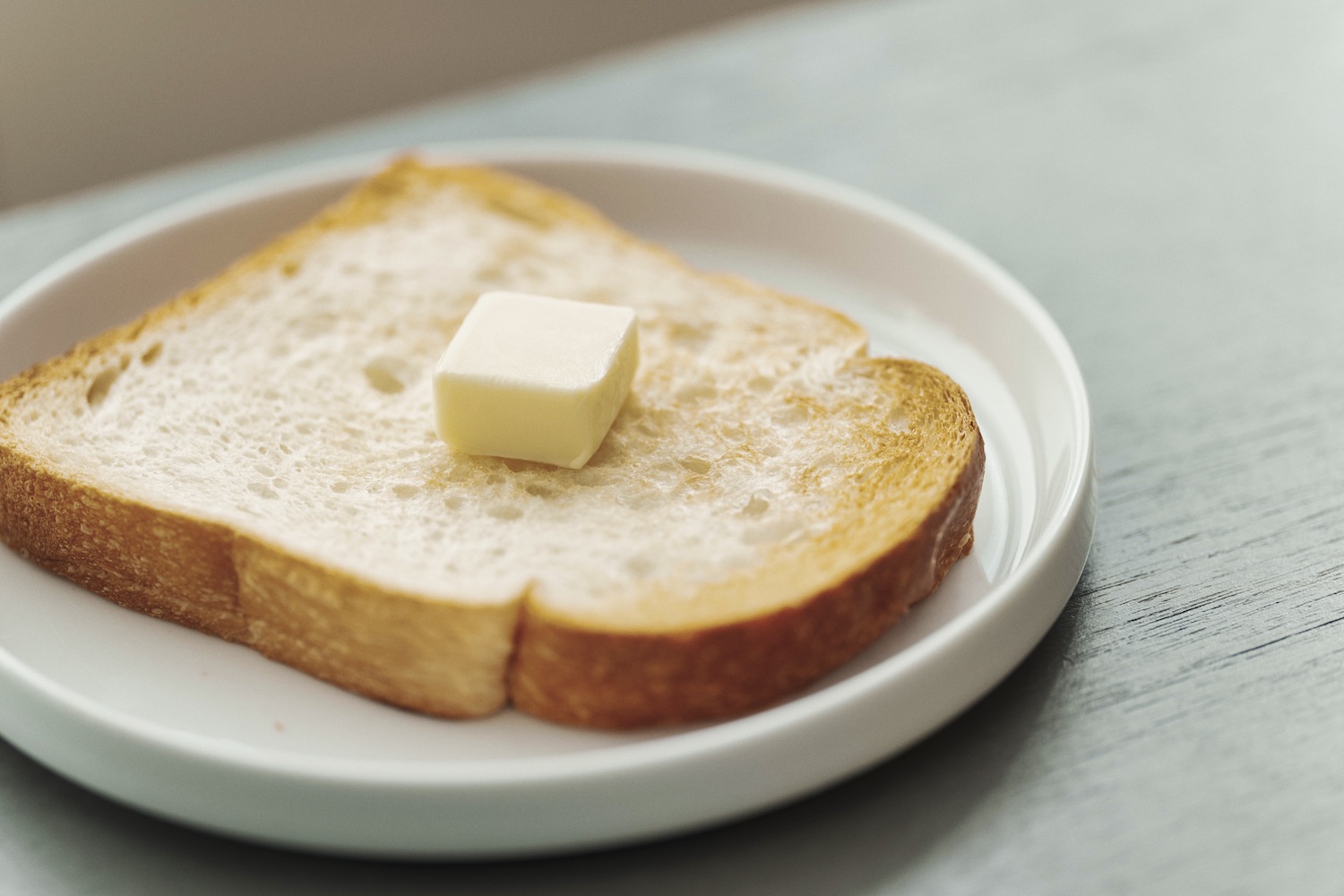 バターののった食パン