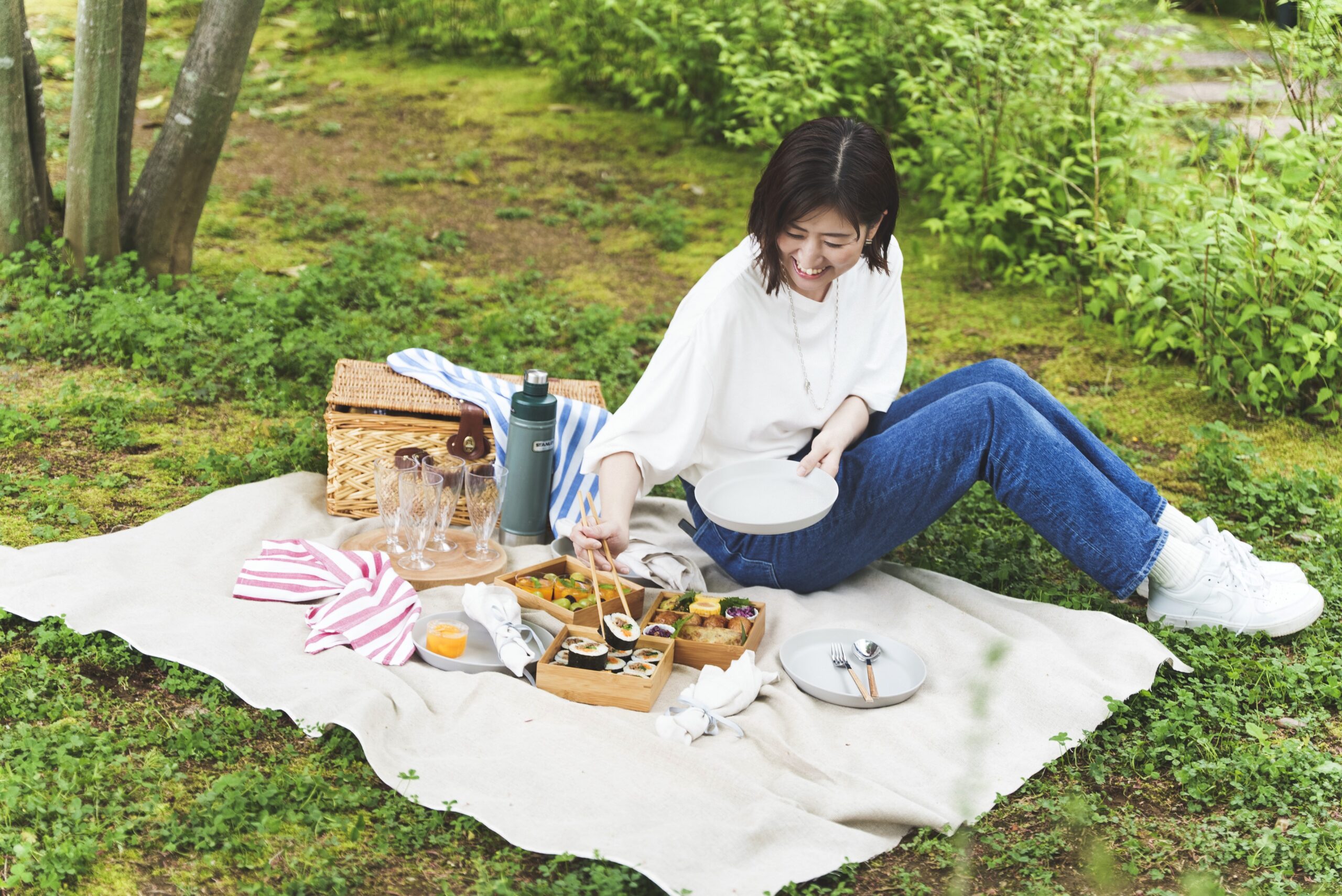 ピクニックを楽しむ山本了子さん