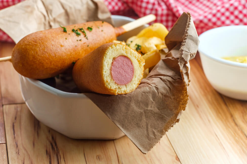 ホットケーキミックスで作られたアメリカンドッグ