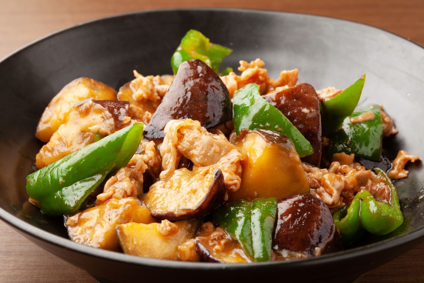 ナスとピーマンと豚コマの味噌炒め