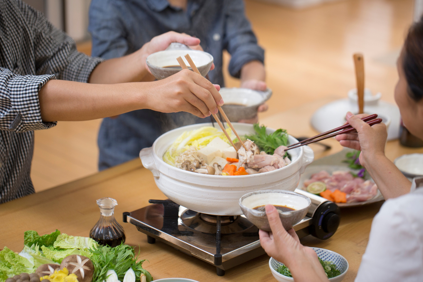 家族で囲む鍋料理