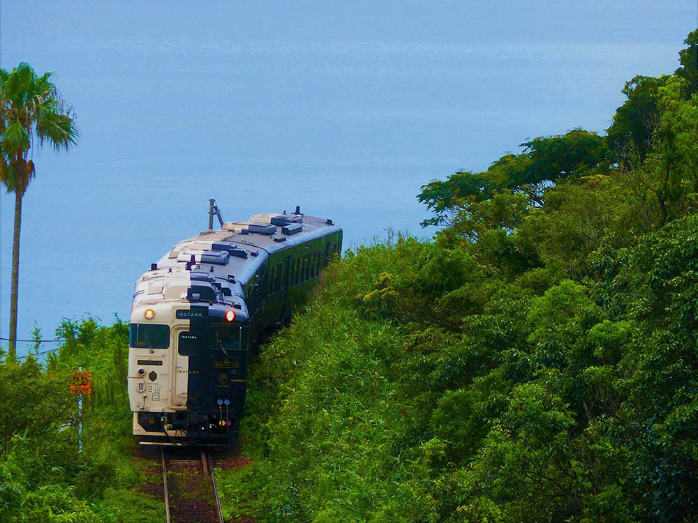 海と列車