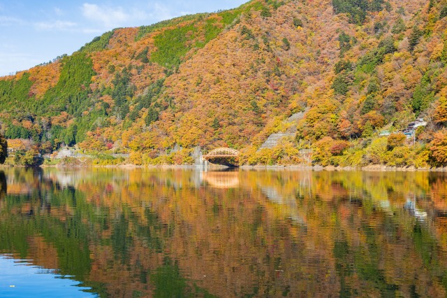 小河内ダム　奥多摩湖と紅葉