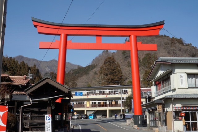 榛名神社の大鳥居　榛名歓迎ゲートタワー