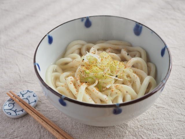 自宅で食べる素うどん