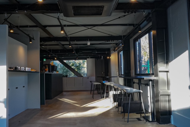 Peak by SWELL COFFEE ROASTERSの店舗内観
