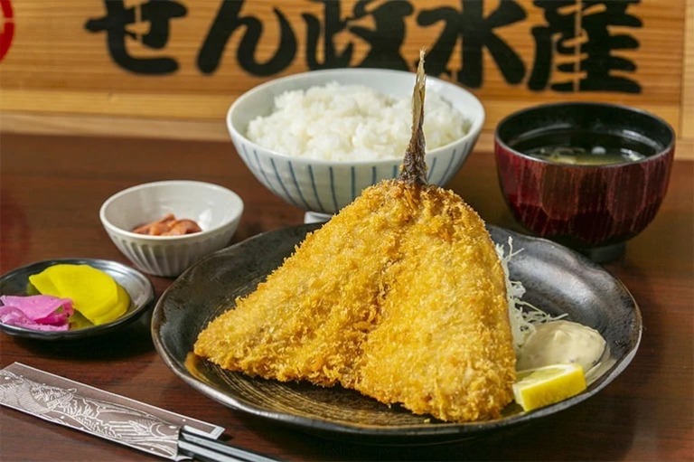 市場食堂 せん政水産の「てっぱつ!あじフライ定食」