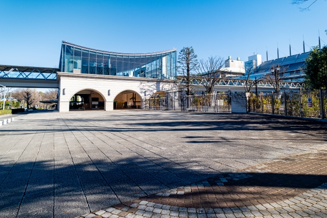 東京競馬場　入り口付近