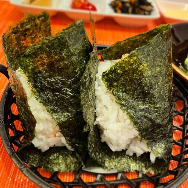 おにぎりのさんかく山の定食