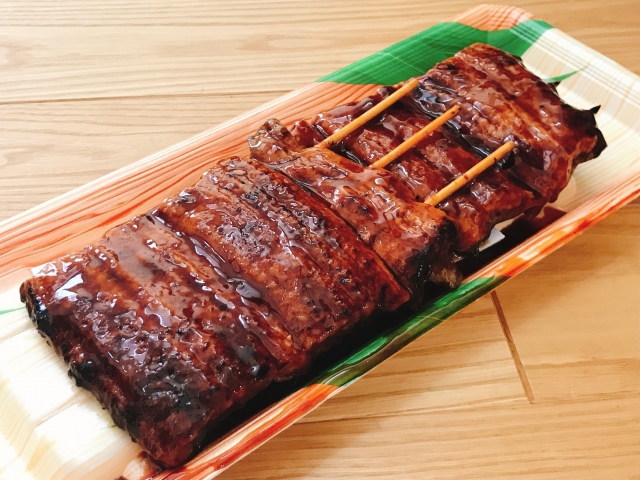 スーパー　市販品のうなぎの蒲焼