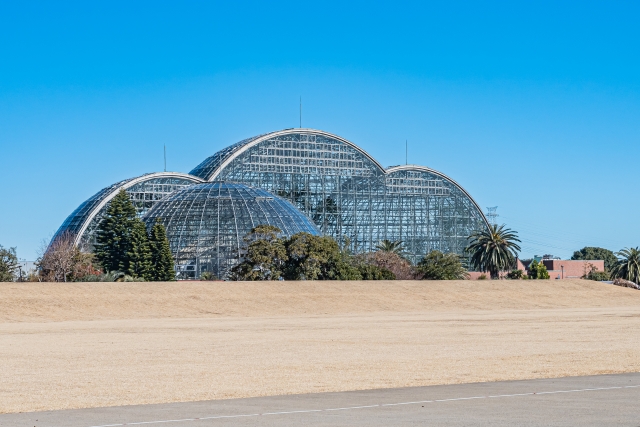 夢の島熱帯植物館の外観