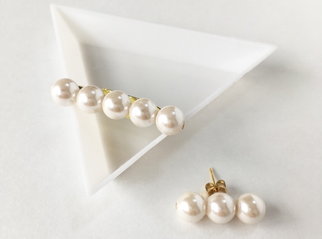 パールのアクセサリー　ヘアピンとピアス