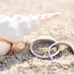 プールや海でアクセサリーはOK？NG素材とおすすめ素材を徹底解説！