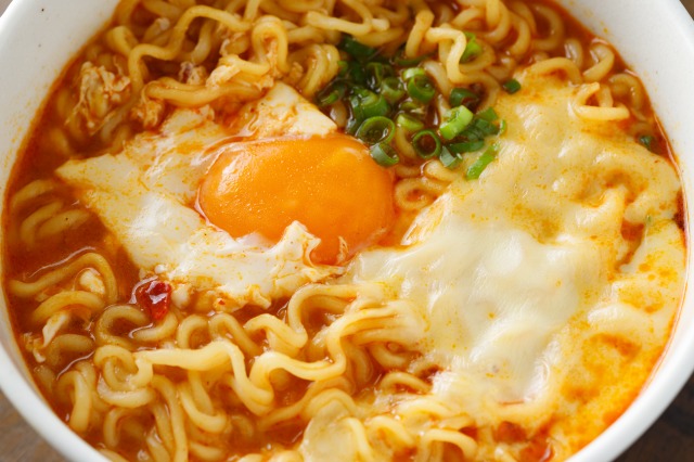 半熟卵とチーズのラーメン 袋麺