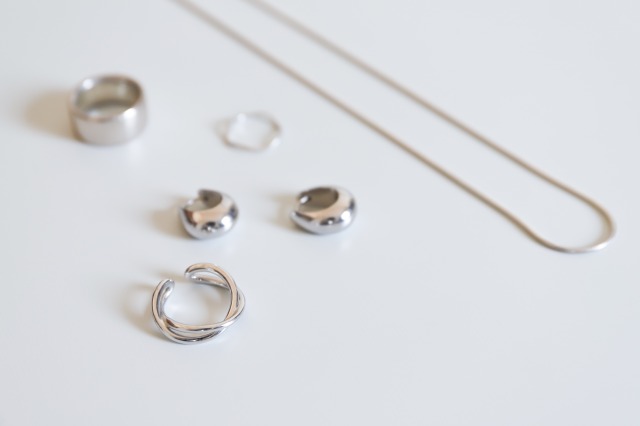 シルバー　ステンレスのアクセサリー　リング　ネックレス　ピアス