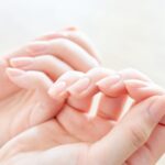 【専門家監修】ジェルネイルで指先が日焼けした！？原因と対策、ケア方法を徹底解説