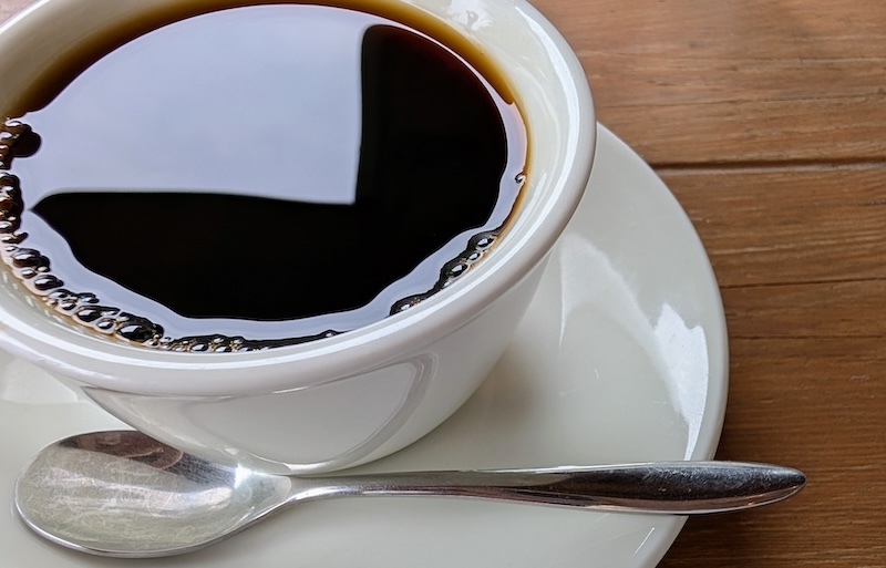 コーヒー　白いカップ