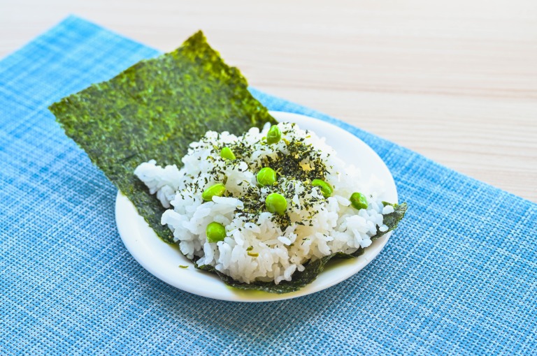 枝豆とわさび味のふりかけおにぎり 
