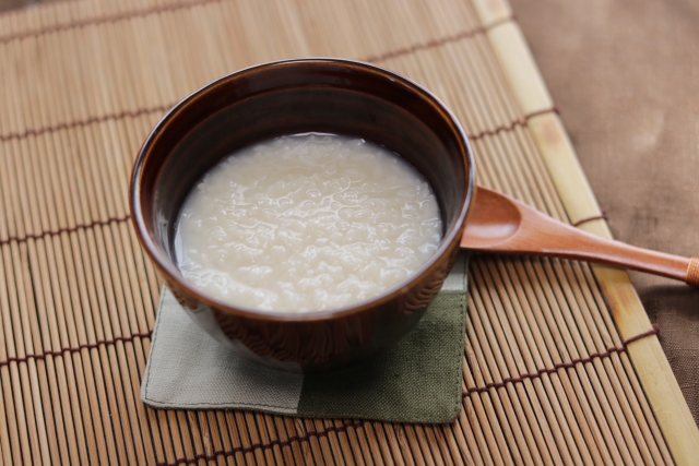 スプーンと甘酒