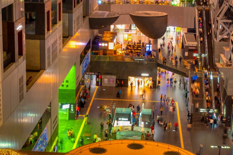 京都駅ビル構内　写真