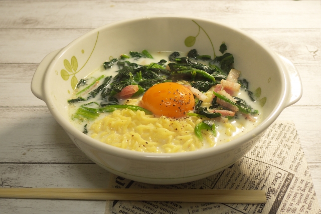 インスタントラーメン　牛乳アレンジ