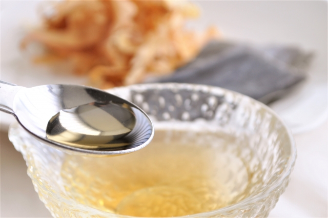 白だし　調味料　カツオと昆布背景