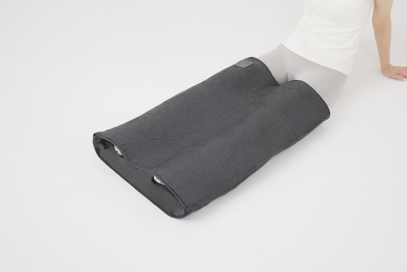 はくだけキュッとリフレ　着用イメージ　足元