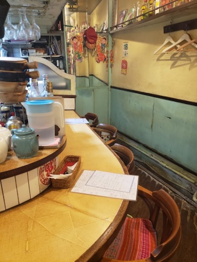 オーセンティック 店舗内観