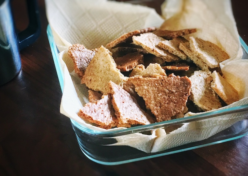 手作りクッキー　ガラスの容器に入っている