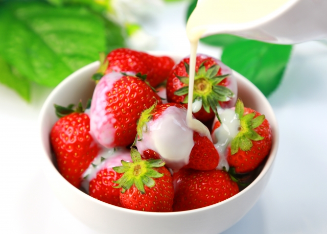 練乳をかけたいちご