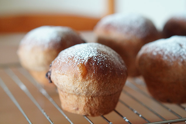 焼き上がったばかりの温かいミニパン