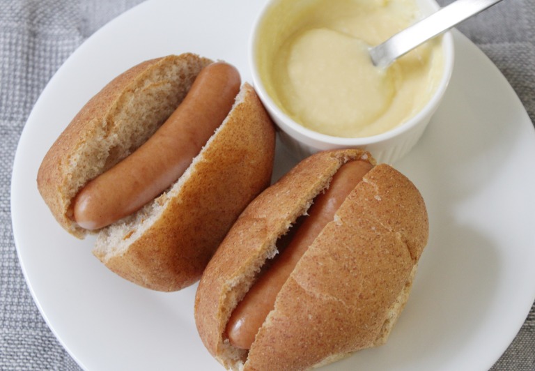 まぜのびチーズソースの素　ホットドッグに活用