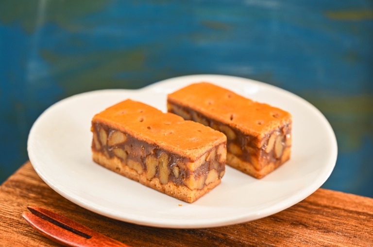 クルミとキャラメルのスイーツ くるみっこ