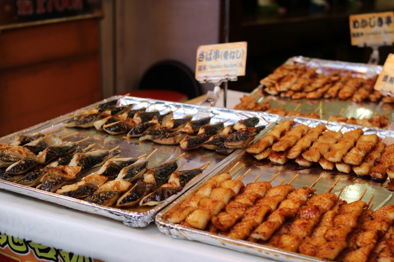 築地場外市場のさばの串焼き