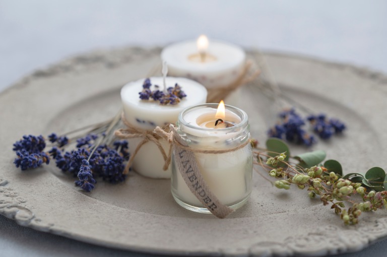 アロマキャンドル　ラベンダーのドライフラワー