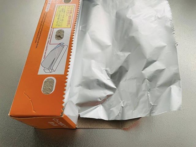 ダイソー くっつきにくいホイル 表面