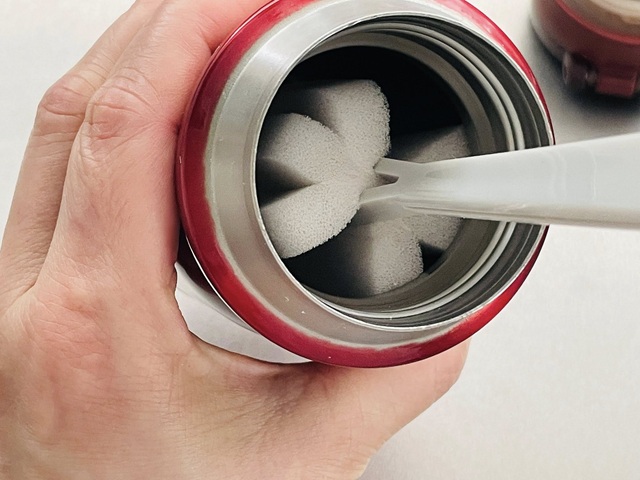ダイソー　ミニボトル洗いスポンジ　水筒