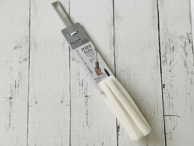 ダイソー　ボトルスポンジ　ミニボトル洗いスポンジ