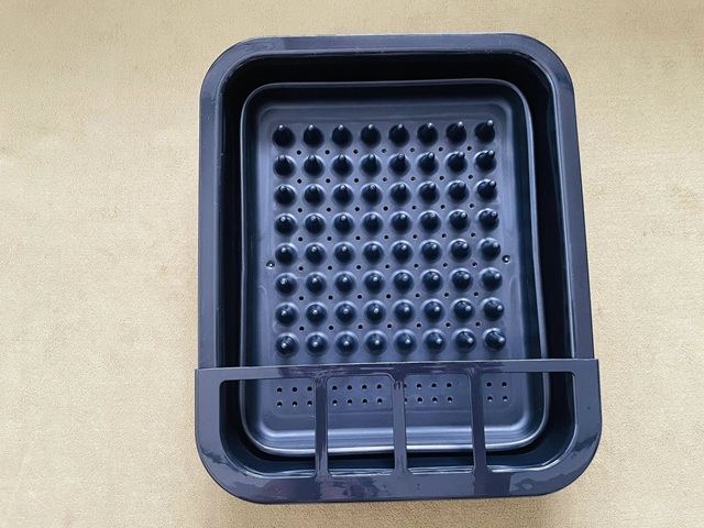 ダイソー　折りたためる水切りかご　仕切り付き