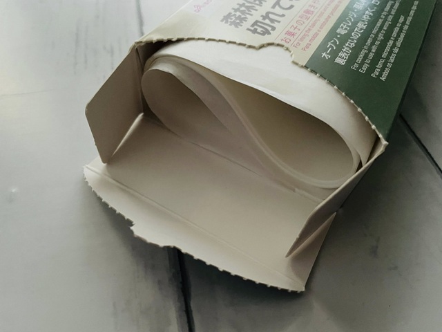 ダイソー 切れてるクッキングシート カッターがないので安全