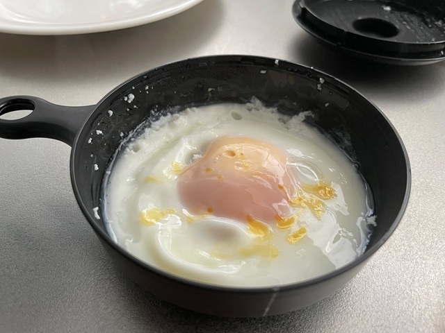 ダイソー　電子レンジ調理器 目玉焼き　完成