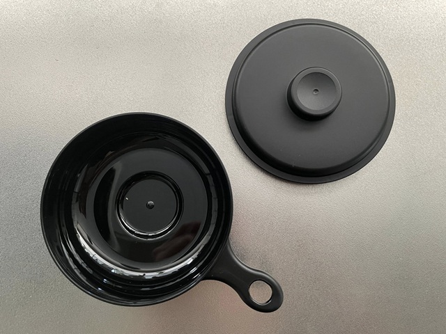 ダイソー　電子レンジ調理器 目玉焼き　フタと容器