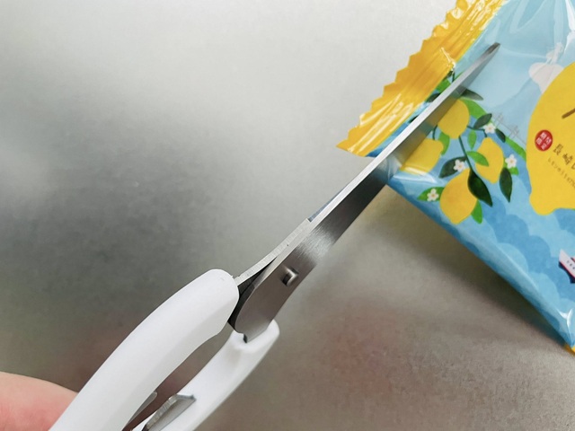 ダイソーのキッチンバサミ使用写真