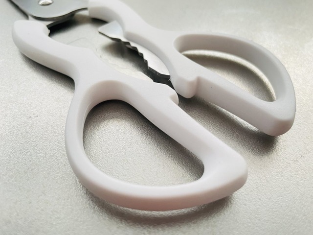 ダイソーのキッチンバサミ使用写真