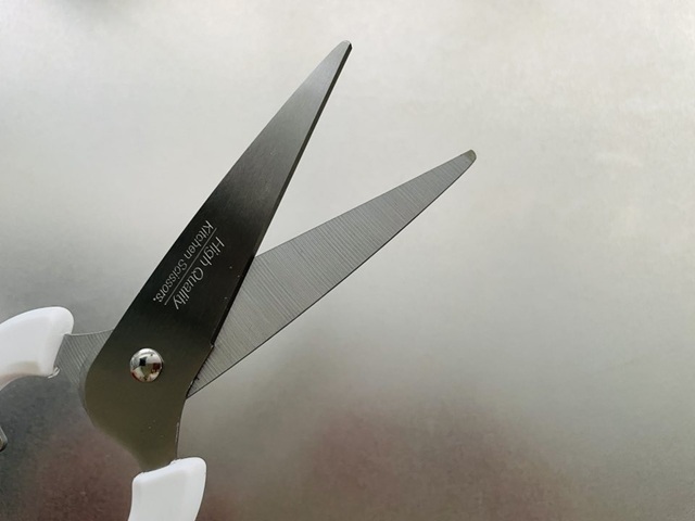ダイソーのキッチンバサミ使用写真