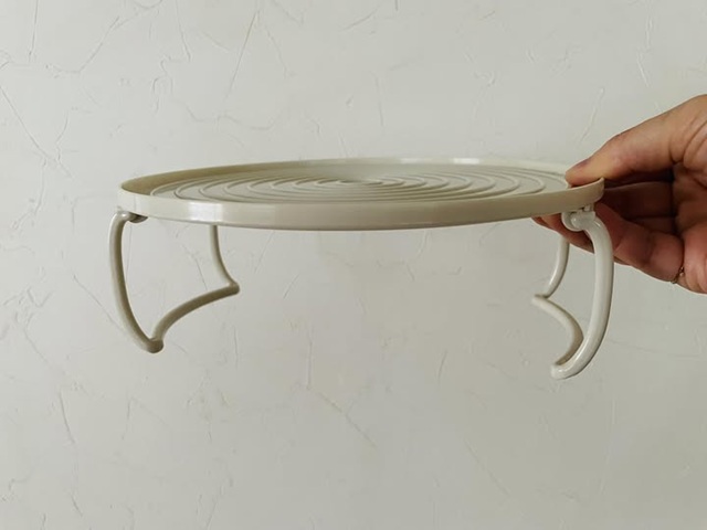 ダイソー　2段レンジトレイ　脚つき