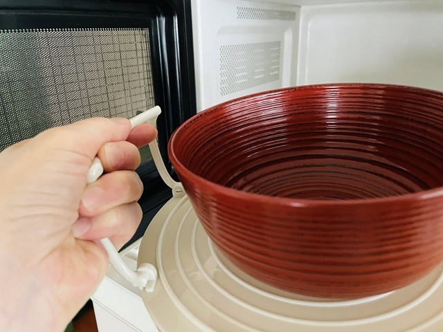 ダイソー　2段レンジトレイ　逆にしても使える