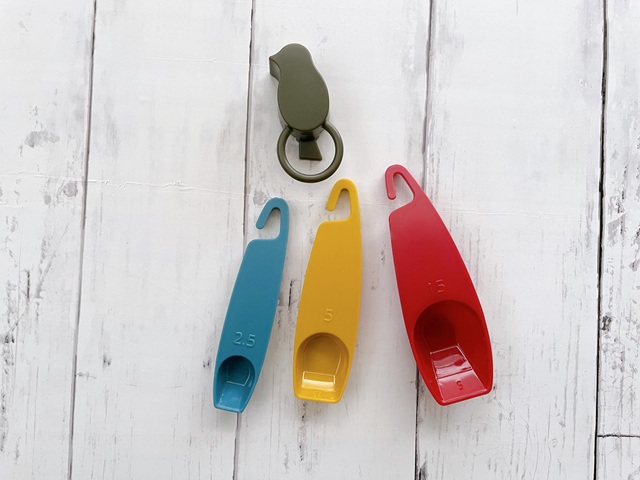 ダイソー　軽量スプーン　マグネット付　リングとメジャースプーン